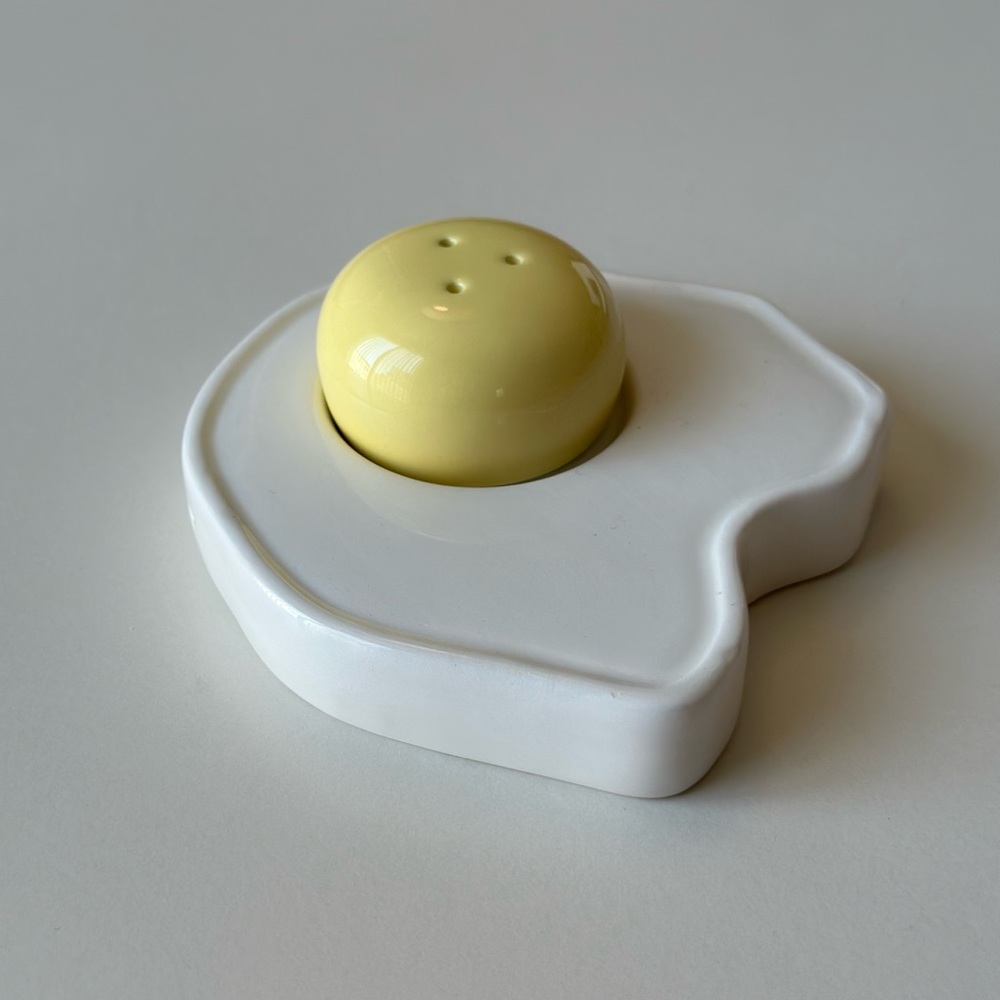 Egg Salt and Pepper Shaker